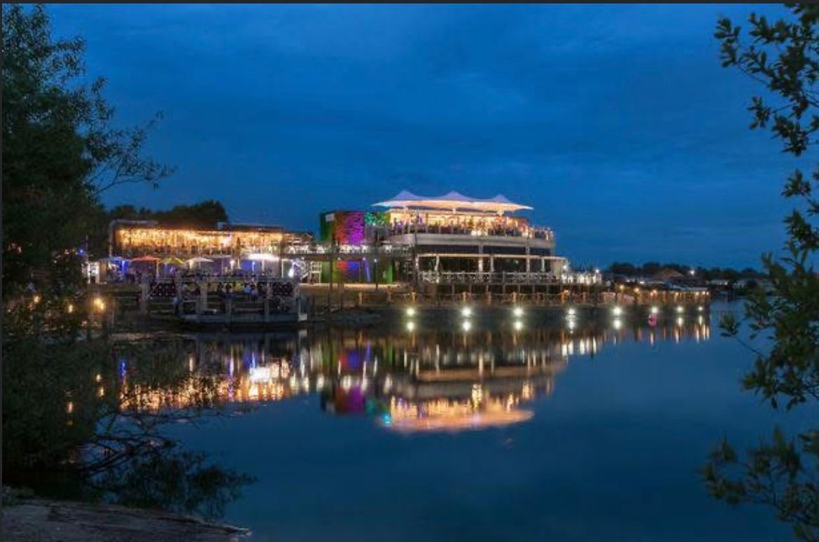 Tattershall Lakes Hot Tub Getaway In Luxury 8 Berth Caravan (2 winners will be drawn if sells over 80%)